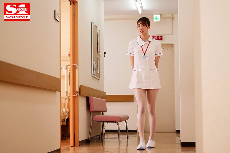 3cm Below Her Crotch - A Seductive Nurse With Beautiful Legs In A Tight Miniskirt - Ichika Hoshimiya [SSNI-830] 4