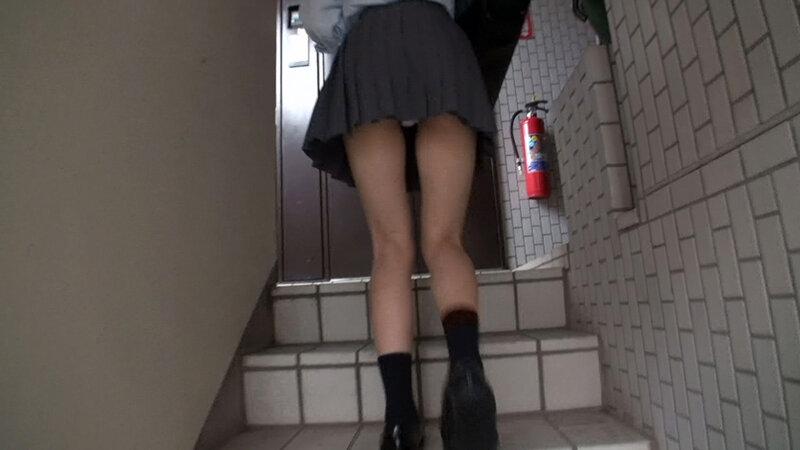 A S********l On The Stairway Take Your Time, Peeping The Depths Underneath The Skirts Of A S********l, To See Her Luscious, Bare Legs A 100-S********l Special! [BUBB-115] 8