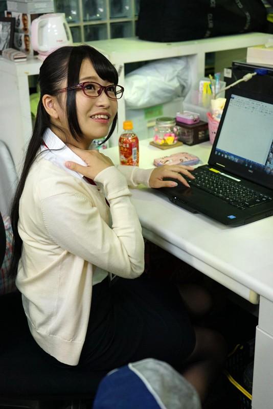 She'll Use Her Limber Body To Give You A Cum Crazy Massage An SOD Female Employee The Youngest Member Of The Marketing Department In Her 2nd Year Momo Kato (21) - 1