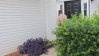 XL the Agent Shows how to Jack his Dick on Break at a Home Showing. 2