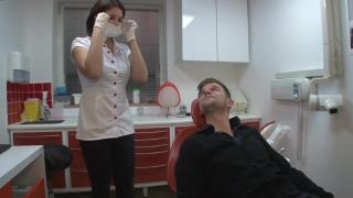 La Dentiste  Par Stepson Client Mécontent. 1