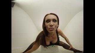 166 - Pornsta Cynthia Vellons Masturbate in Whitebox with Dildo - 3DVR180 3