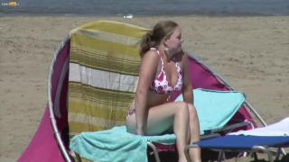 Bikini Girl Gets Fucked on the Beach in Public 1