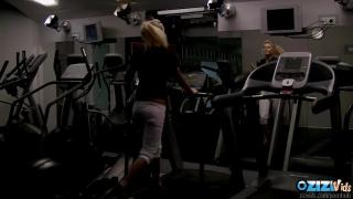 Ponytailed Blonde gives a Blowjob after her Teasing Gym Workout 3