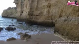 Am Strand Gevögelt - German Young Couple Fucks Rough on a Public Beach 2