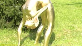 Real Flexible Contortionist Gets Golden Painted 8