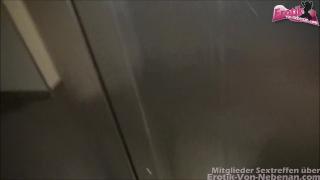 Blasen Im Fahrstuhl - German Real Slut gives Blowjob in Public Elevator 1