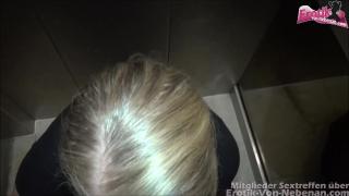 Blasen Im Fahrstuhl - German Real Slut gives Blowjob in Public Elevator 3