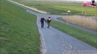 MILF Im Freien - Outdoor Fuck of German Amateur Couple in a Public Place 2