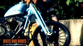 Bikes and Babes . TV - Amelia 11