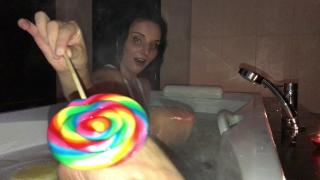 First Time HOTTEST YOUNG MOM MILF´s Incredible Ass Pussy Show in the Bath 4