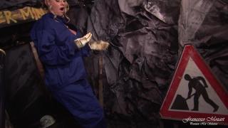 Slutty Worker-girl in the mine Works well from Mouth and Pussy 1