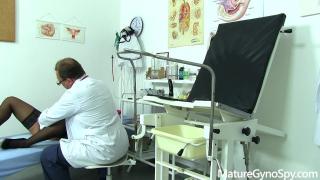  footage of Fat Gipsy Woman Gyno Exam Recorded by Pervert Doctor 6