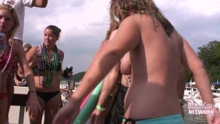 Topless Twerking with Hot College Teen Wild Party Girls 12