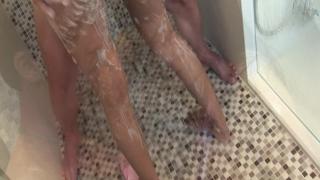 Hot Japanese Babe Gets Busy in the Tub - Pornhub.com 4