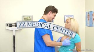 Brazzers - Hot MILF Parker Swayze Doctor makes her Orgasm 2