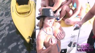 Hot Girls Parting Naked on Boats Lake of the Ozarks 6