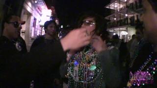 Hot Girls getting d and Guy Gets Kicked out of a Bar at Mardi Gras 12