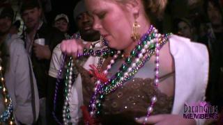 Hot Girls getting d and Guy Gets Kicked out of a Bar at Mardi Gras 3