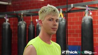 Straight Muscle Daddy Seduced by Blonde Teen Twink at the Gym 2