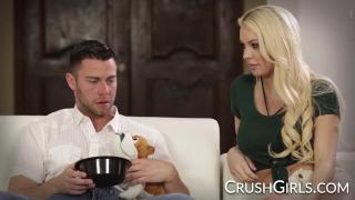 Crush Girls - Kenzie Taylor and Briana Banks Fuck their Uber Driver 5