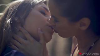 SexyHub - Gorgeous Babes Andreina & Josephine Sharing a Romantic Morning 2