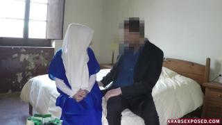 ARABS EXPOSED - my Scumbag Boss Fucks Lonely, Desperate Arab Woman 2