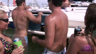 Hot Bikini Girl make out Party in Florida 11