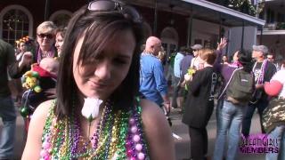 Daytime Party Girls Earn Beads for Boobs at Mardi Gras 1