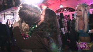 Exhibitionist Wives Proudly Show Em at Mardi Gras 6