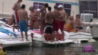 Party Chicks Loose their Tops at Lake of the Ozarks 4