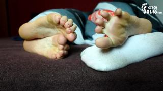Two Girls' Morning Feet in Bed (lesbian Feet, Foot Fetish, POV Feet, Soles) 7
