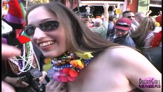 College Girls Show Real Tits for Beads at Mardi Gras 2