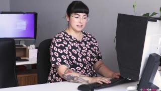 Chubby Tattooed Secretary Luna Lux Fucks her Wet Pussy with her Sex Toy at the Office 2