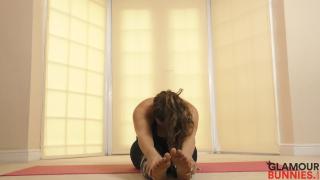 That's not how you do Hot Yoga - Lucy Rose 8