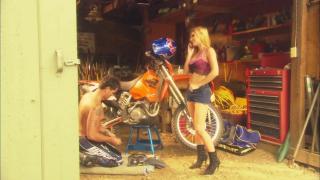 Blonde get Laid in the Garage 1