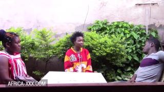 Ebony Woman knows how to welcome her Guest 2