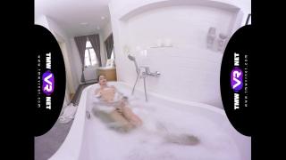TmwVRnet - the most Sensual Bath Solo by Arwen Gold in VR 4