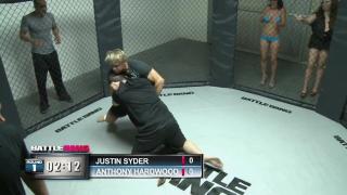 MMA Fighter Fucks PAWG Chubby Ring Girl in the Locker Room 3