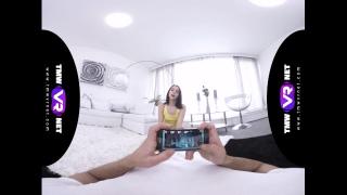 TmwVRnet - Sexy Babe makes a Guy Love her more Videogames 1