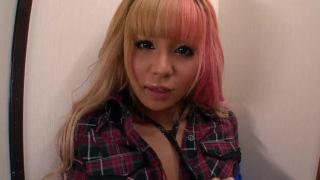 Blonde Japanese Babe Squirts and Blows a Big Cock POV in Front of the Apartment Door 2