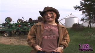 Horny Country Girl Gets Naked in Iowa 4