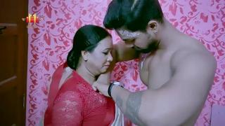 Bhabi get a Satisfying Fingering by Indian TANTRIK after Knowing her Husband Unsatisfying Sex Life 4