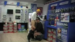 Special Cam Fuckeing by the Seller Phone SOP in th Public Shop 3