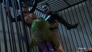 Katwoman Jennifer Dark Prowls into a Prison Cage 3way - Pornhub.com 7