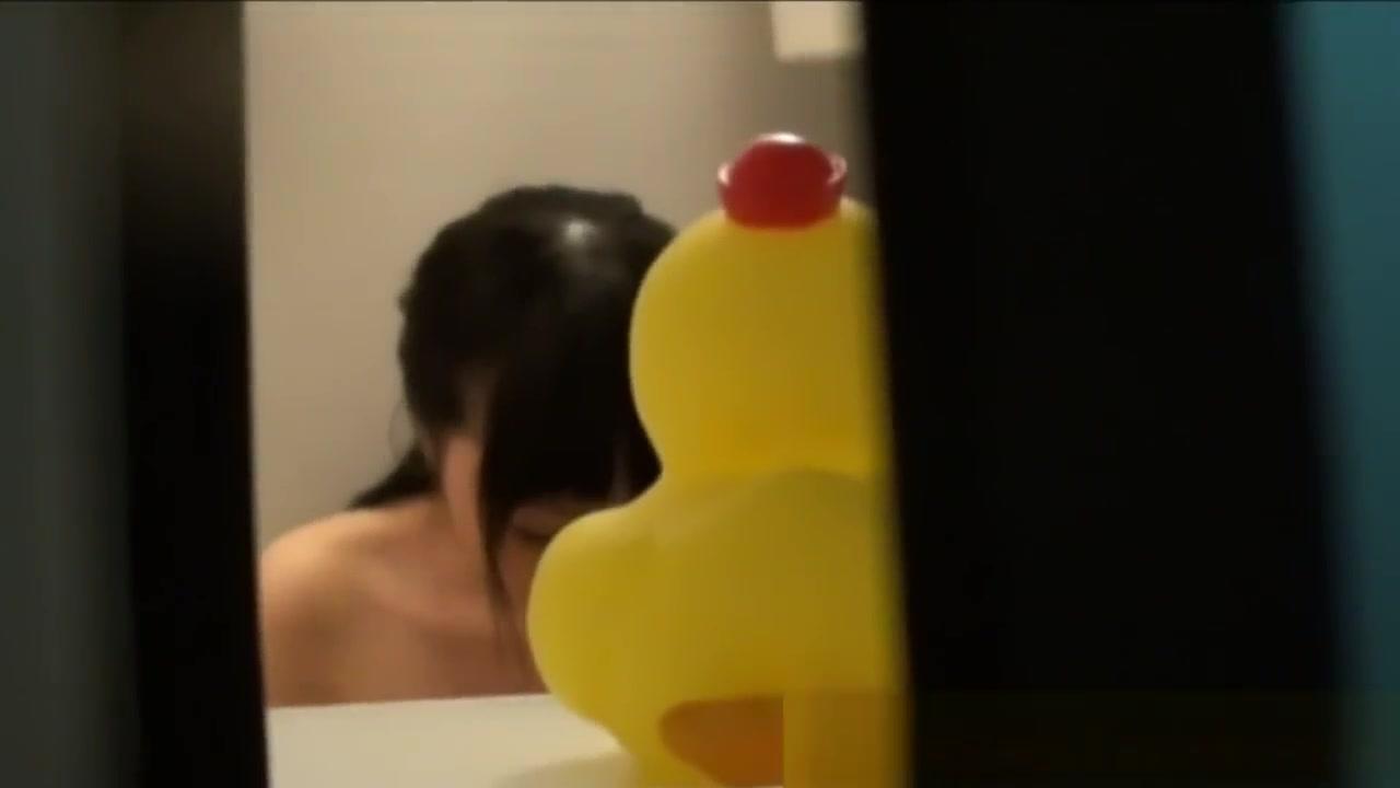 Free Blow Job Asian rubs box in shower Ass Licking