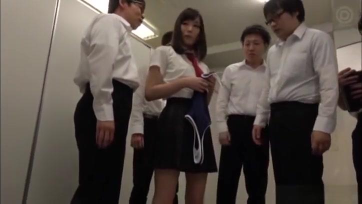 Sleazy teen Suzumura Airi enjoys a steamy foursome - 1