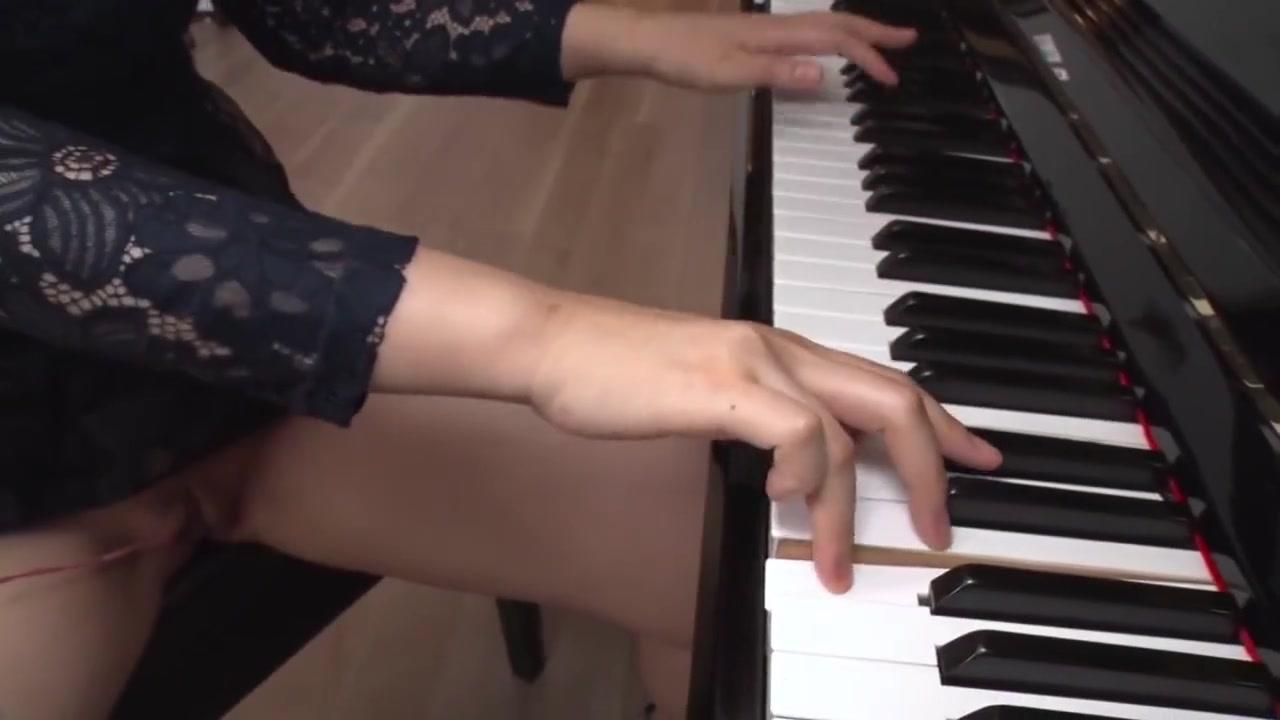 Spying 001 Naughty Piano Lesson Yukari Sato Round Ass
